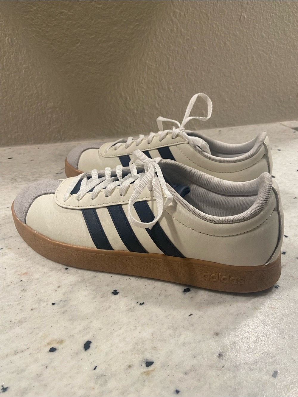 Adidas VL Court Base size 9.5
